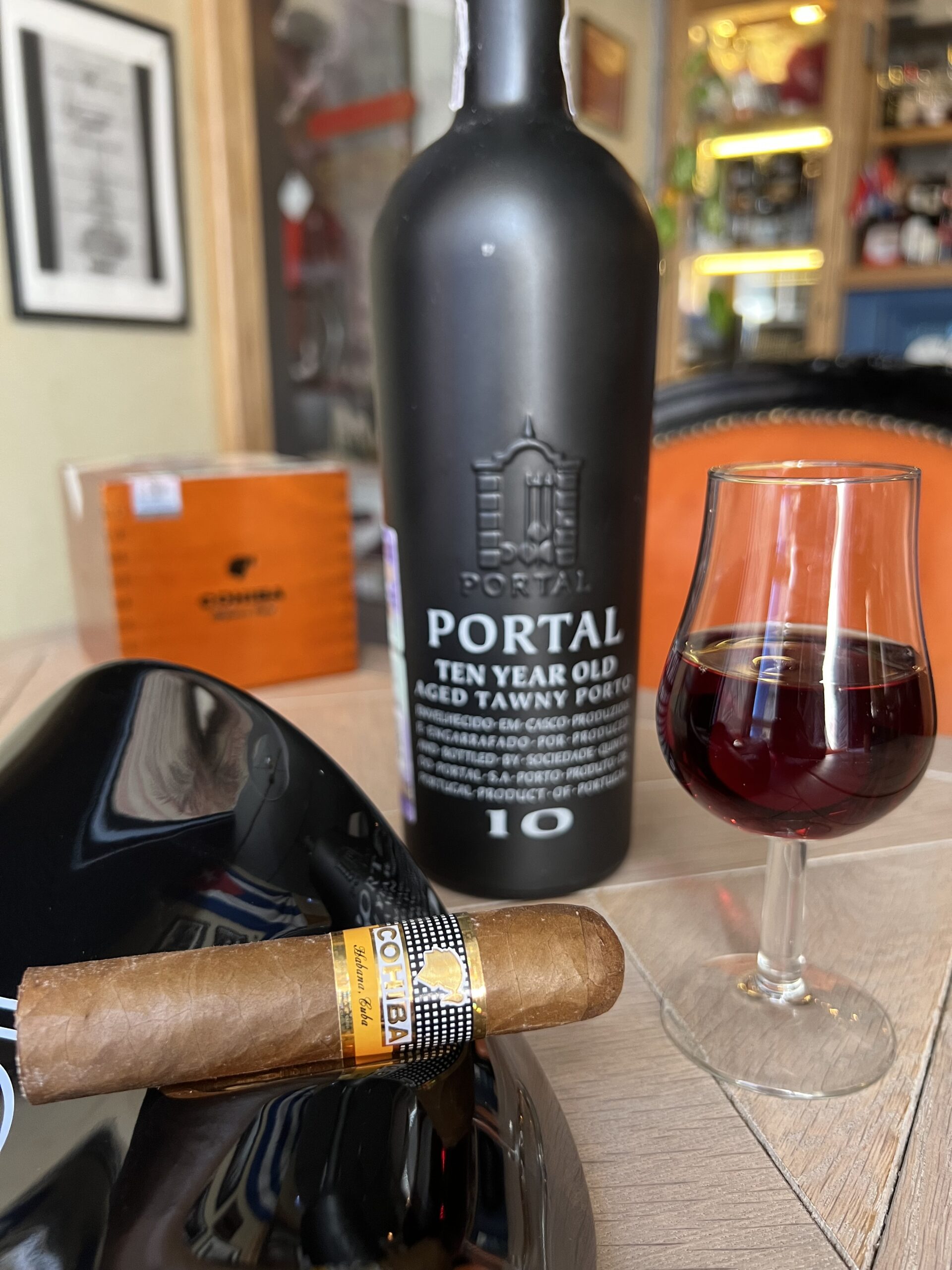 Сигара Cohiba Medio Siglo и портвейн Portal 10 years Old Tawny Porto