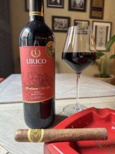 Сигара Jose L.Piedra Brevas и вино Lirico Bobal-Monastrell