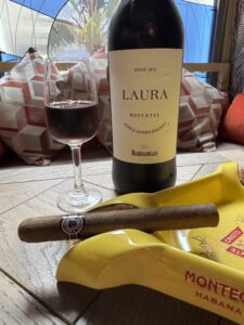 Сигара Montecristo No.3 и херес Barbadillo Laura Moscatel