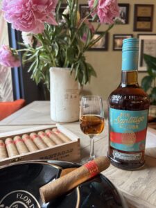 Сигара Partagas Serie D No.5 и ром Santiago de Cuba Anejo 8 y. o.