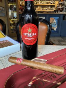 Сигара Partagas Super Partagas и пиво Estrella Damm
