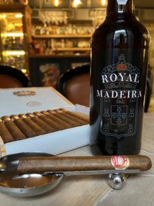 H.Upmann Majestic и вино Royal Madeira